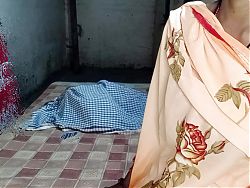 Desi local bhabhi had anal sex with her husband when her husband was not at home
